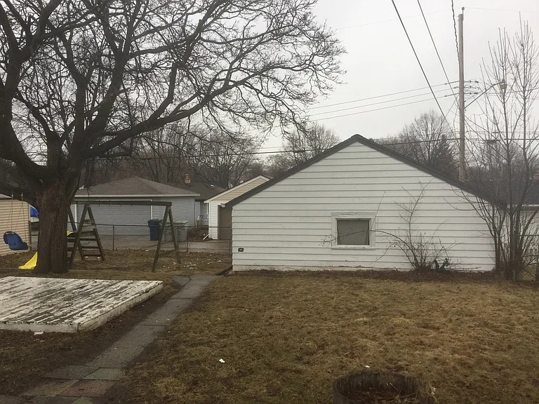 7866 W Palmetto Ave — Photo 3