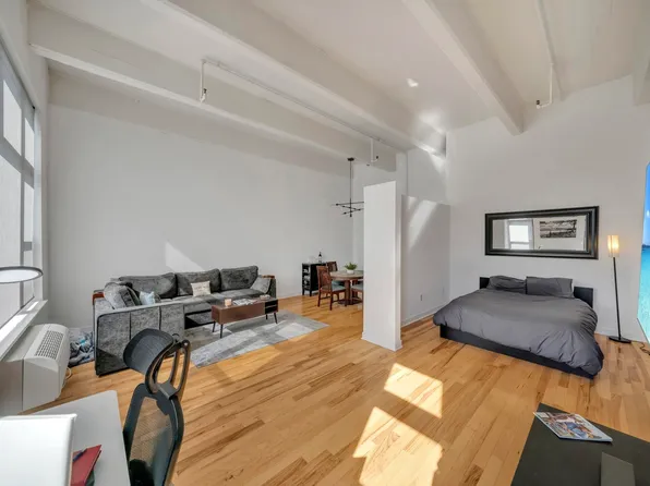 1500 Hudson Street image 9 of 27