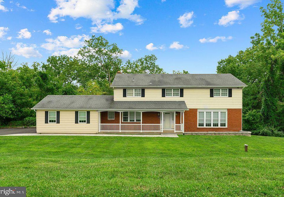 1st image of 112 Beaumont Dr