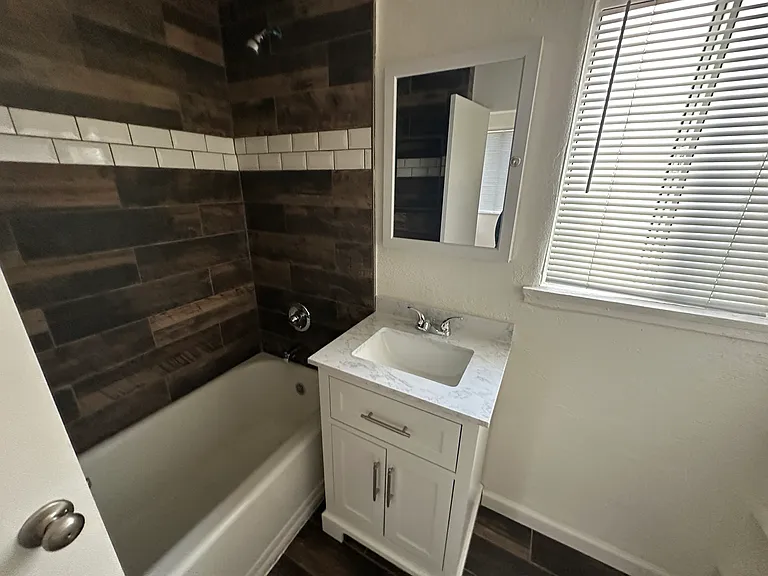 10254 Tujunga Canyon Blvd #E — Photo 4