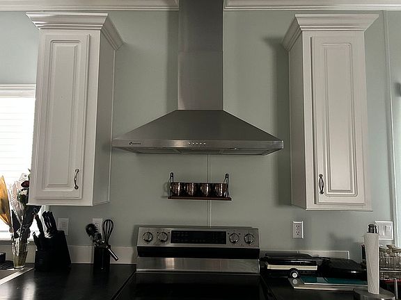 5th image of 11910 Woodside Dr
