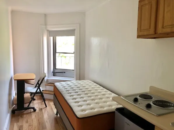 1061 Beacon St, Brookline, MA