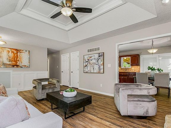 5th image of 1204 NE Country Ln