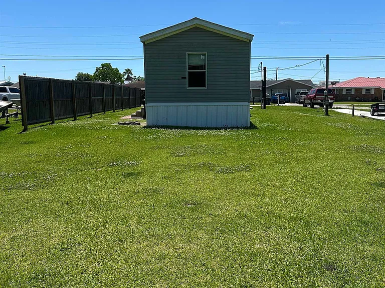 142B Roy St — Photo 15