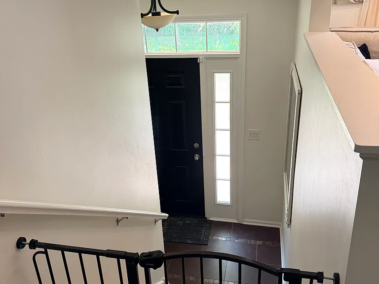 172 N East River Rd — Photo 8