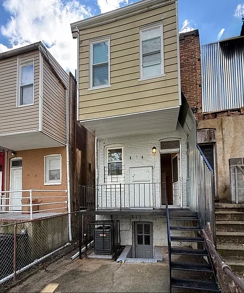 1633 Appleton St — Photo 14