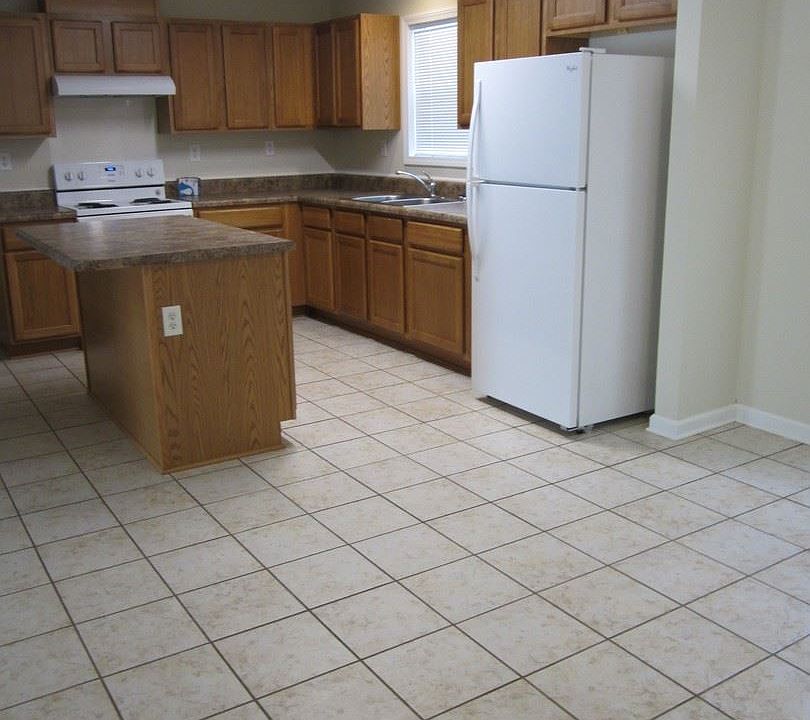 1st image of 13713 Briarwood Dr