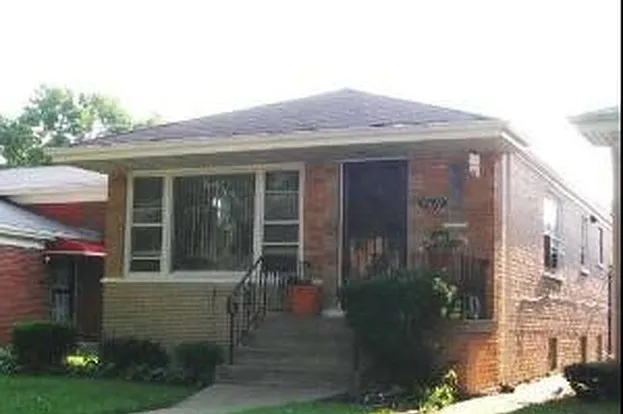 9611 S Parnell Ave photo 1
