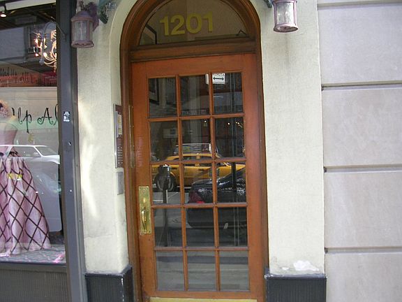 3rd image of 1201 Lexington Ave Frnt 1