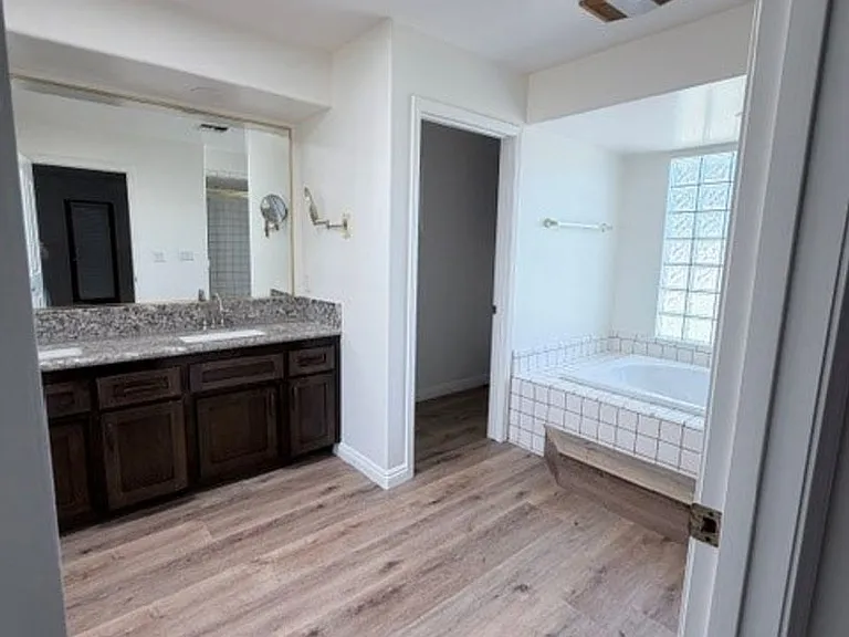 5106 Glacier Canyon Ct — Photo 8