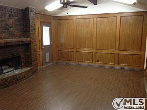 3rd image of 6625 N Park Dr