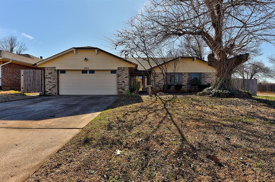 1st image of 2816 Greenfield Dr