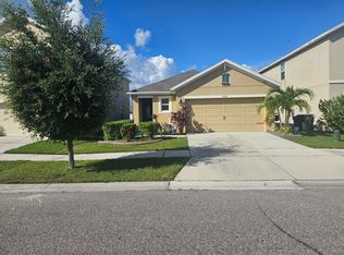 10116 Mangrove Well Rd, Sun City Center, FL 33573