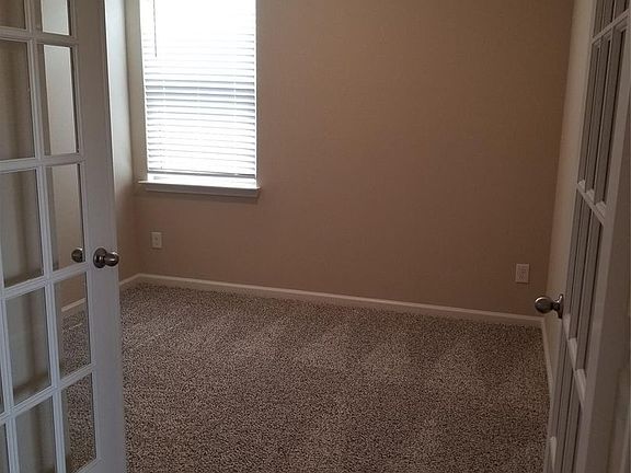 5th image of 240 Elam Dr