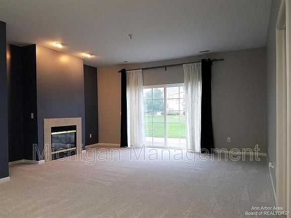 5th image of 9521 Lakeside Dr