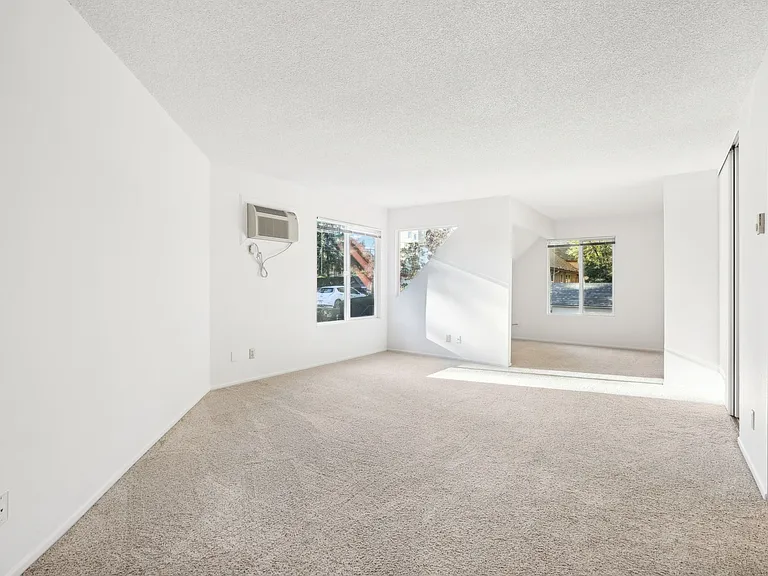 Plan F, 704 sq ft, 1 bed/1bath
