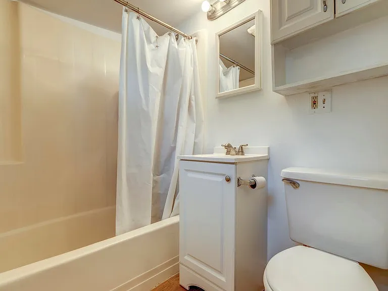1318 Duncan St #3 — Photo 14