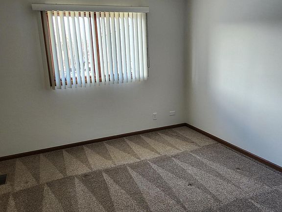 4th image of 465 Plum Creek Ct #4