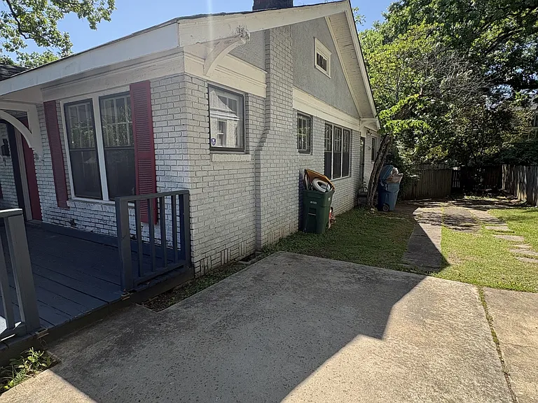 100 Linwood Ct — Photo 9