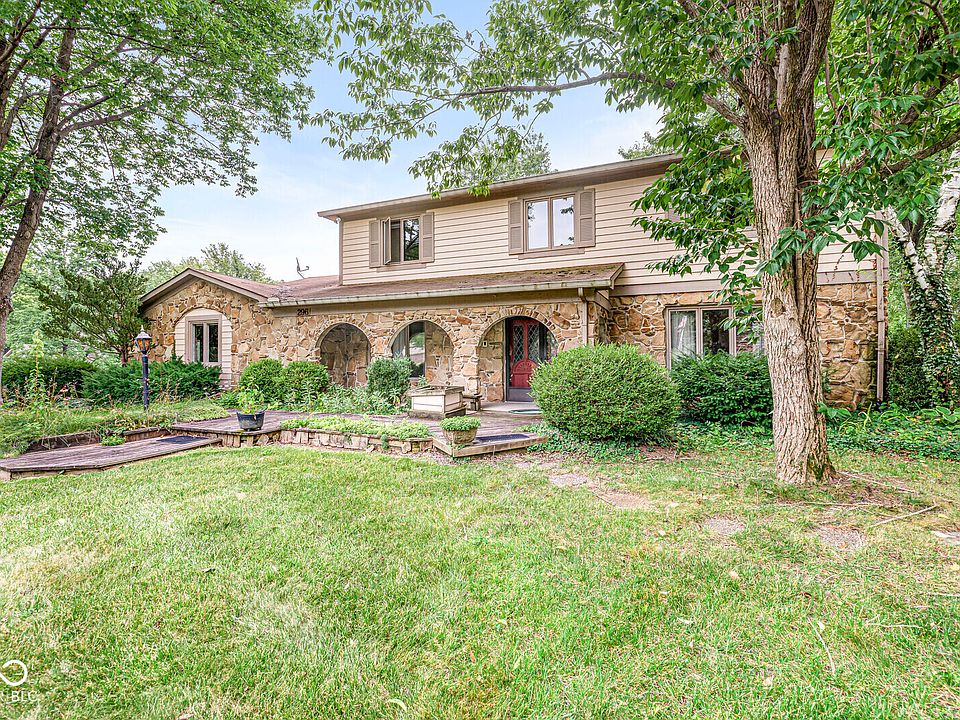 1st image of 296 Ironwood Ct