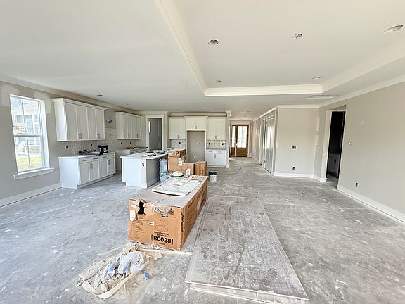 5th image of 2012 Spring Valley Ct.