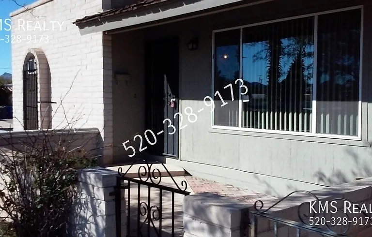 1866 W Caravelle Rd — Photo 1