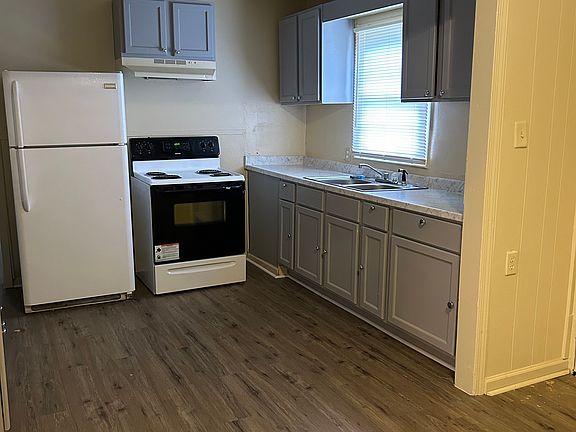 5th image of 1310 Bruce St