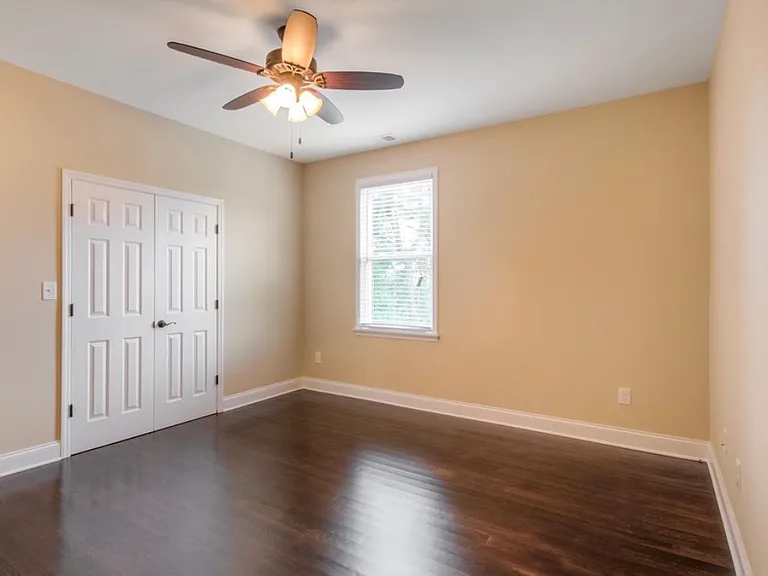 410 Lancaster Ave — Photo 9