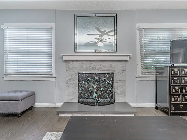 924 W Walnut Ave — Photo 5