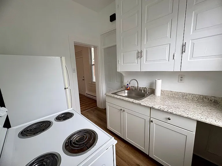 534 W Market Street — Photo 21