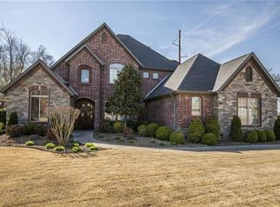 4800 SW Newcastle Rd, Bentonville, AR 72712