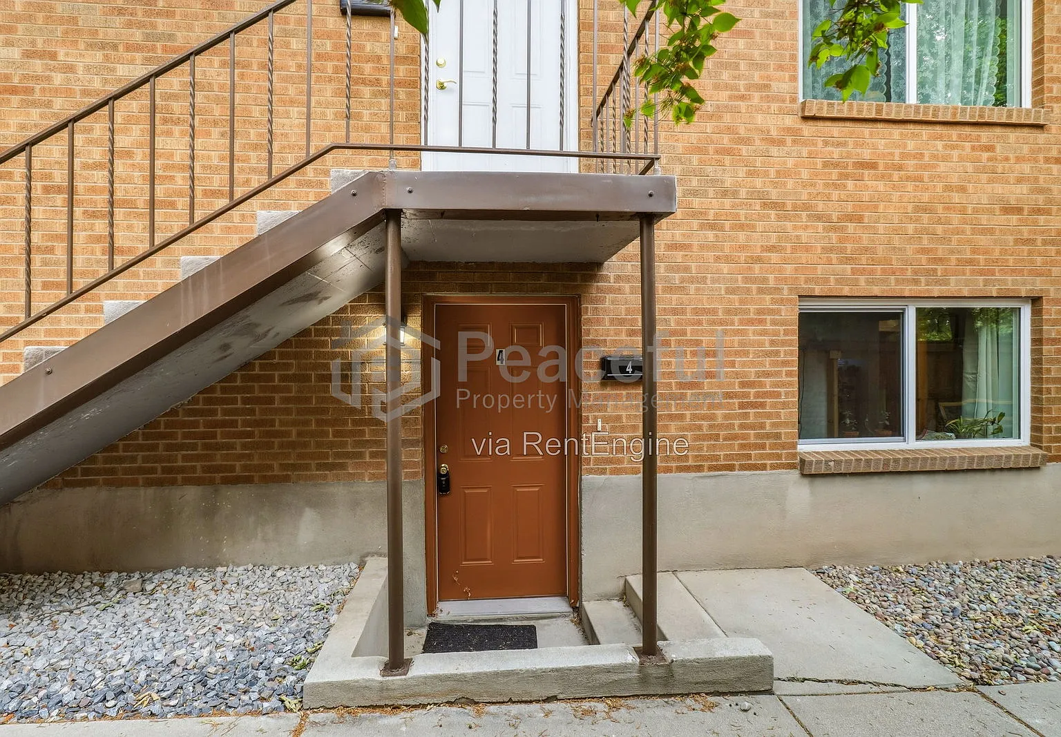 1 bed, 1.0 bath, 569 sqft, $1,225 — Photo 2
