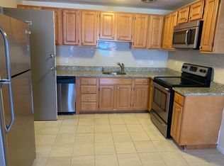 230 Babcock St #3R, Brookline, MA 02446