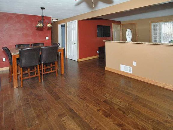 Kitchen/Dining Area