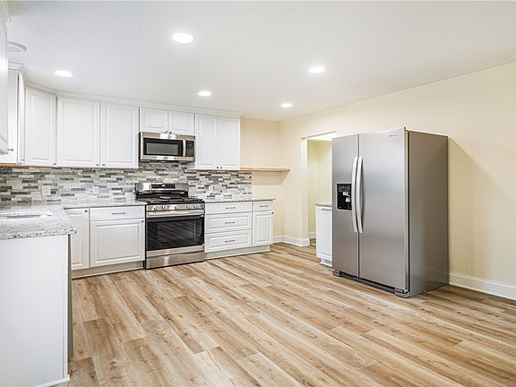 2nd image of 904 Obrien St