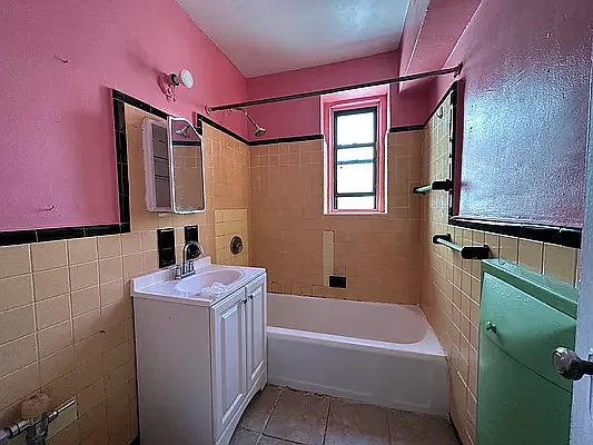 Rented by Voro, LLC | media 9