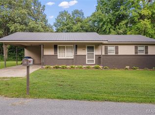 10848 Ranchhouse Ln, Dexter, MO 63841