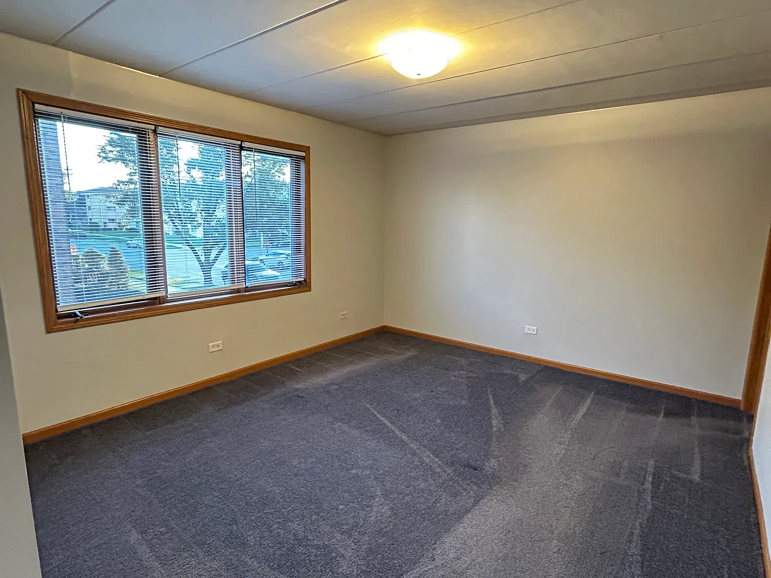 2 bed, 900 sqft, $1,800 — Photo 1