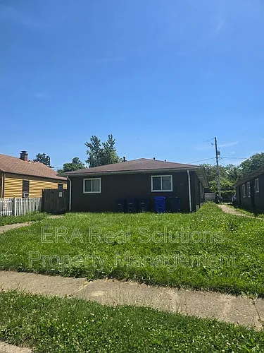 2460 Hiawatha St Photo 1