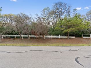 124 Kingwood Dr, Elgin, TX 78621