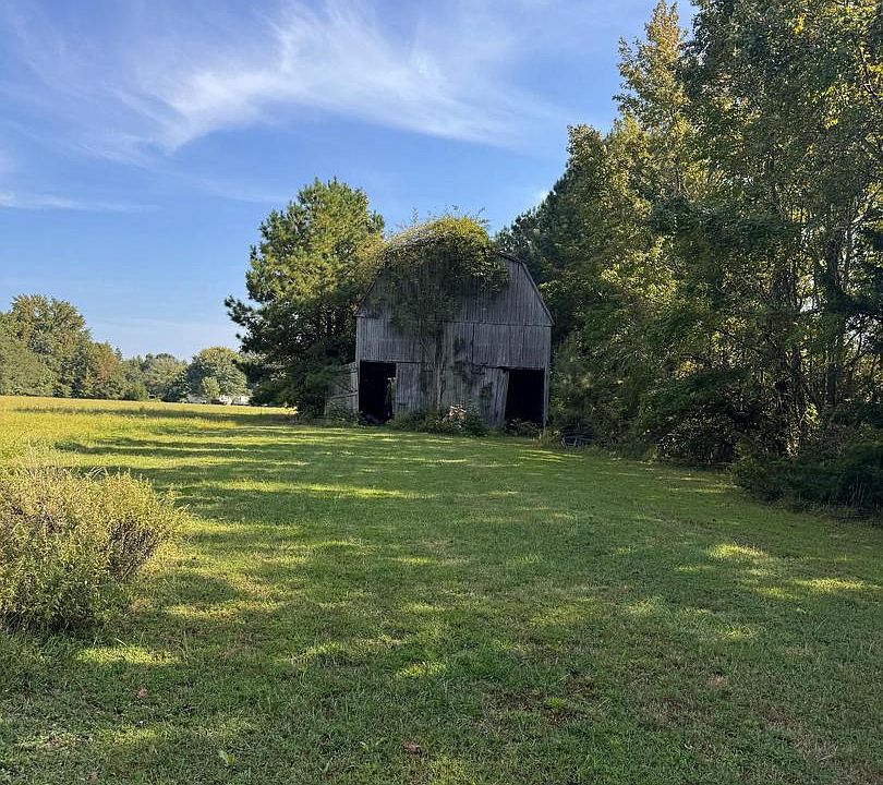 2nd image of 20920 Colton Point Rd