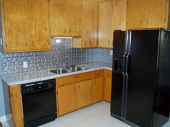 5th image of 9432 Columbus Ave S