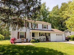 20 Woodland Ave, Hamburg, NJ 07419