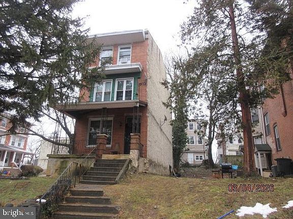 3rd image of 424 W Bringhurst St