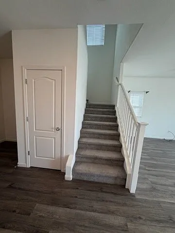 4265 Freemark Ave — Photo 10