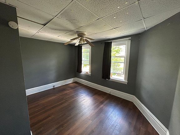 4th image of 1502 Davis Ave