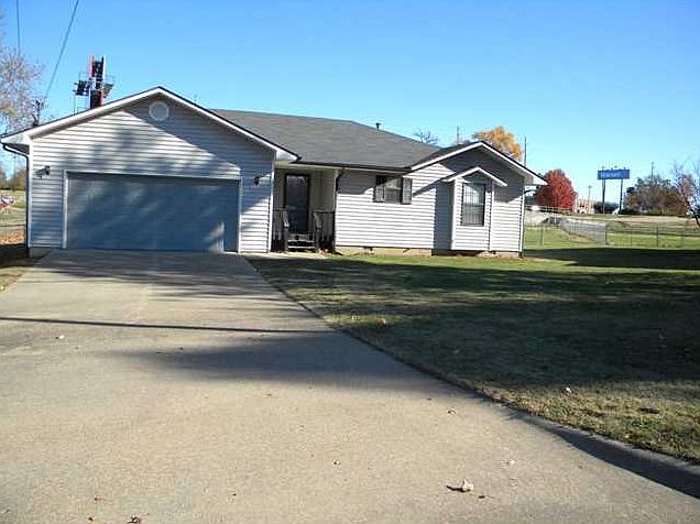 1st image of 207 Big Tree Dr