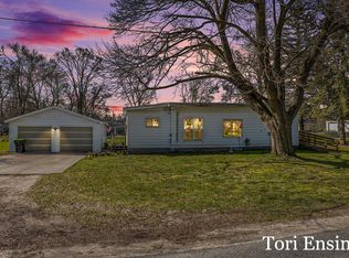 912 N 5th St, Greenville, MI 48838