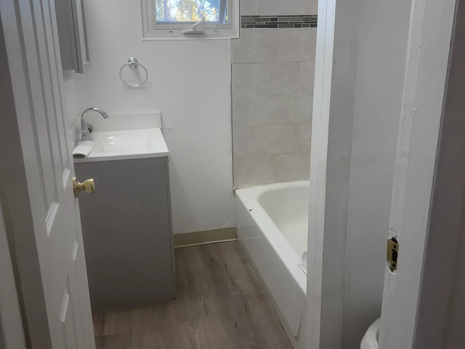 3 bed, 1222 sqft, $1,700 — Photo 2