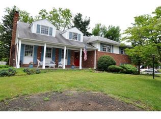 402 Wayne Dr, Cinnaminson, NJ 08077